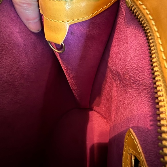Louis Vuitton Saint Jacques Epi Leather - Picture 13 of 14